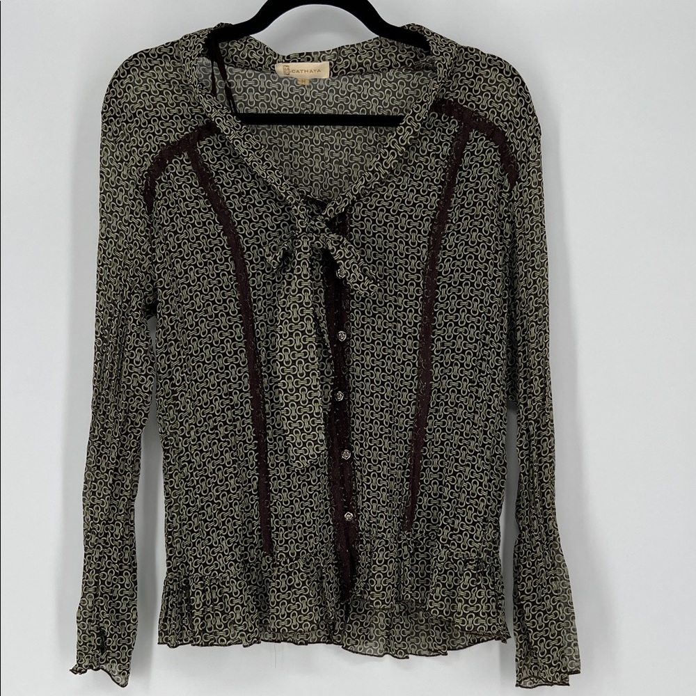 CATHAYA Tie-Neck Blouse in CHOCOLATE BROWN LACE CHAIN LINK PRINT BLOUSE‎ & CAMI